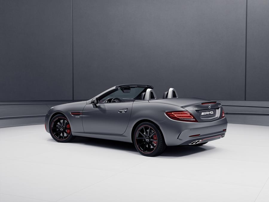  Mercedes-AMG SLC43 RedArt Edition 2017 года  (фото 2 из 8)